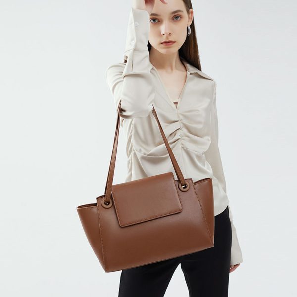 Women's Genuine Leather Simple Commuter Large Capacity Wing Shoulder Handbag