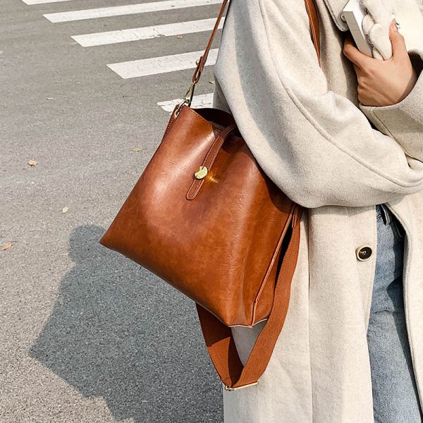 Versatile INS Women's New Fashion Broadband Crossbody Bag - Image 3