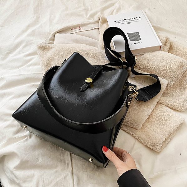 Versatile INS Women's New Fashion Broadband Crossbody Bag - Image 8