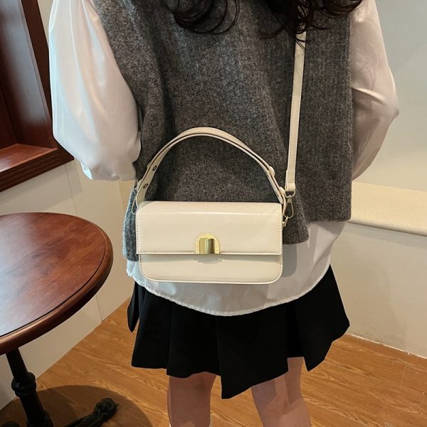 Women's Retro Fashion Shoulder Bag Design - Image 9