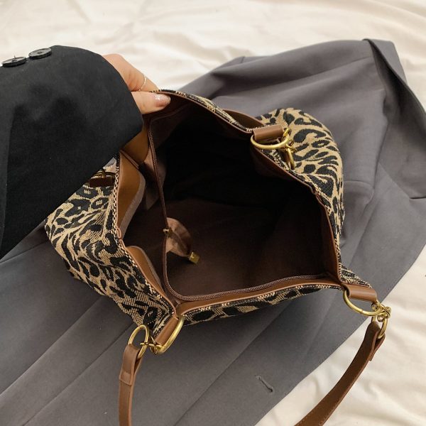 Large Capacity Commute Leisure Tote Bag - Image 3