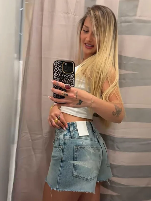 Vintage Distressed Woman's Crop Denim High Rise Metal Rivets Ripped Holes Lady Shorts Jeans Fashion Summer New Casual Outwear - Image 2