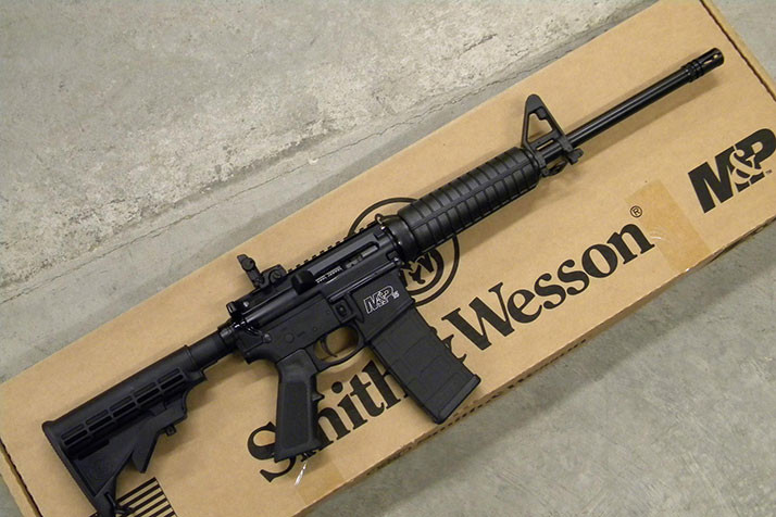 A Smith & Wesson M&P 15 similar to the ones purchased by the Shawnee Mission School District in 2015. Photo via GunsAmerica.com.