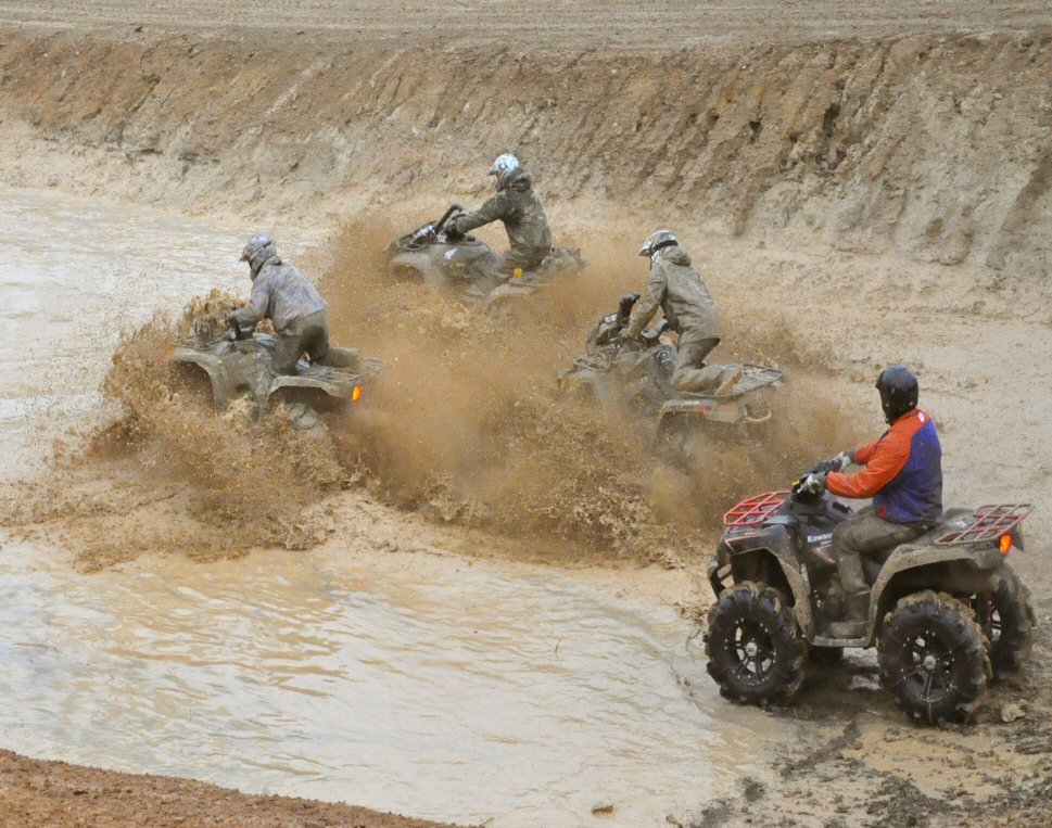 Mud Bog 002 Mud & Water ATV Riding QUADCRAZY