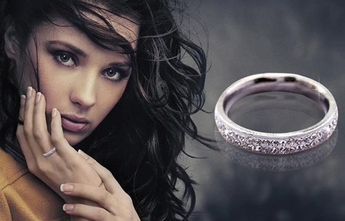 Looking for a new piece of Bling? Become a dazzling diva with 80% off a ring made with Swarovski Element crystals