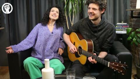 ЕЛЕНА СИРАКОВА &amp; МОМЧИЛ КОСЕВ (1/3) пратеници на една ФЪНКи всЕЛЕНА - 50 STOTINKI