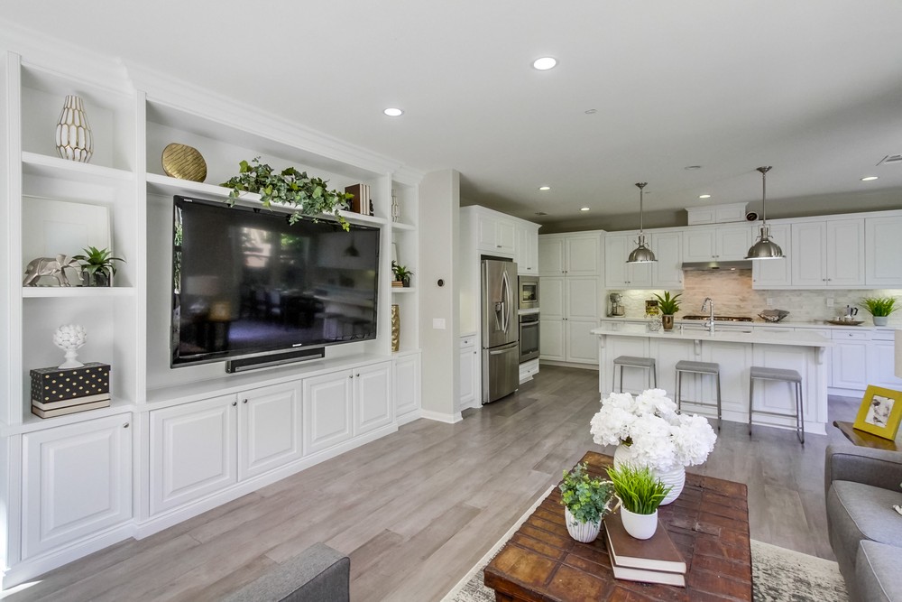 15843 Babcock St Rancho Photos