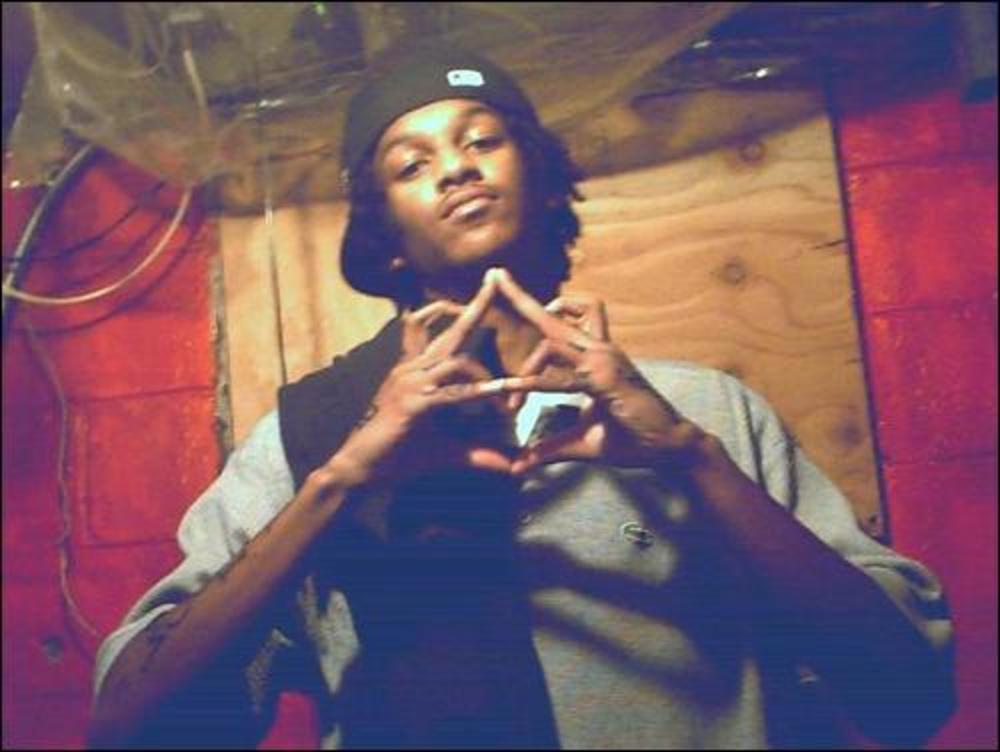 How did the Gangster disciple and rick ross beef start. Genius