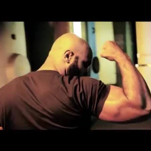 50 centimètres de tour de bras Booskaaris 1 Lyrics Meaning