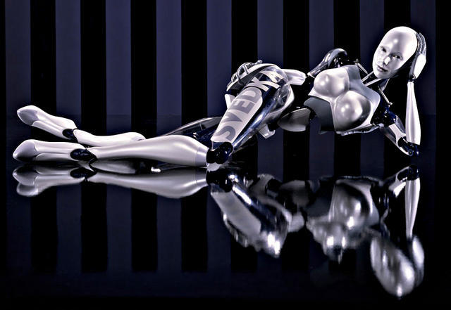 SVEDKA%20Robot%20Girl%2002.jpg