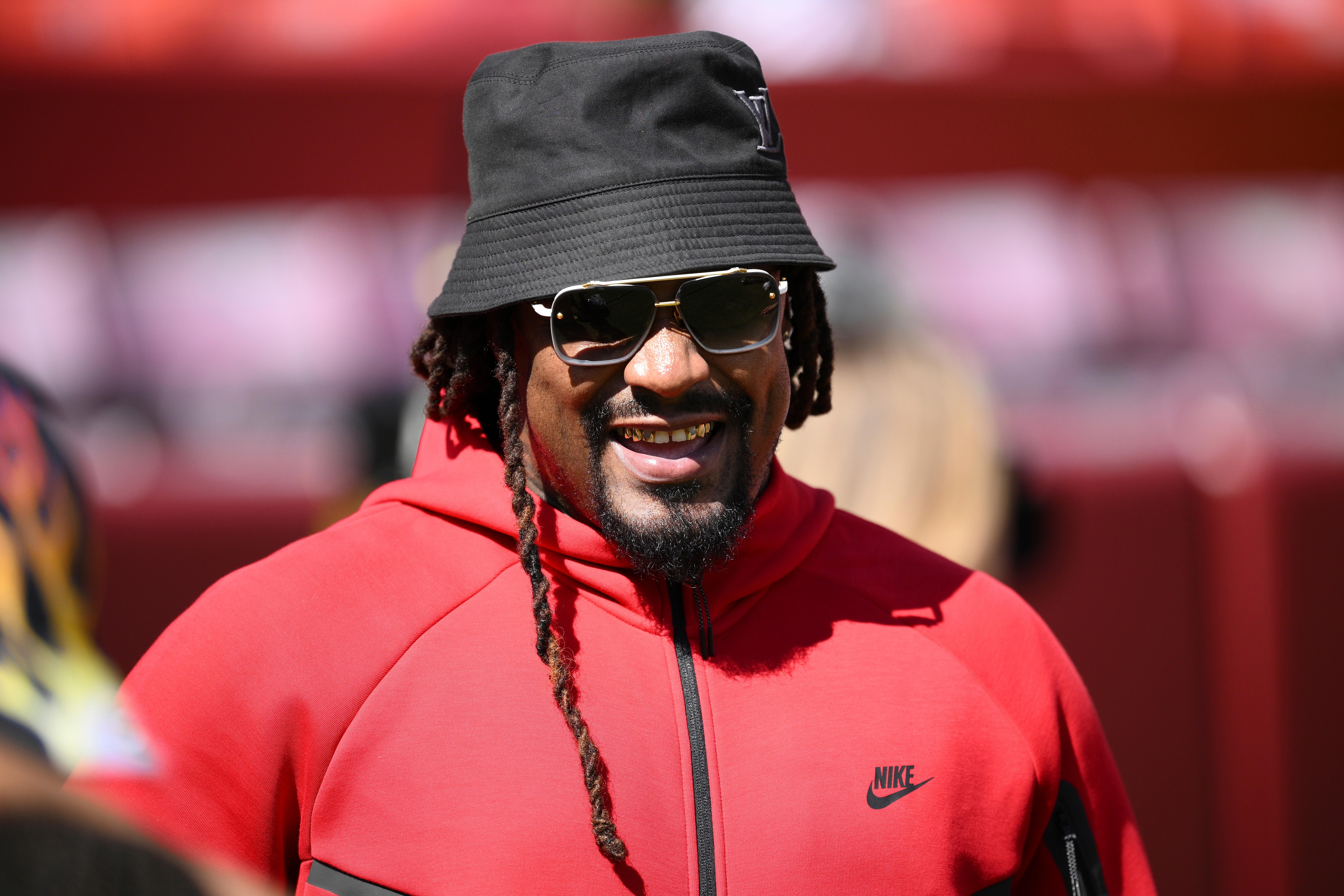 Marshawn Lynch adds football element to Hockey Diversity Alliance's SummerFest event in Toronto