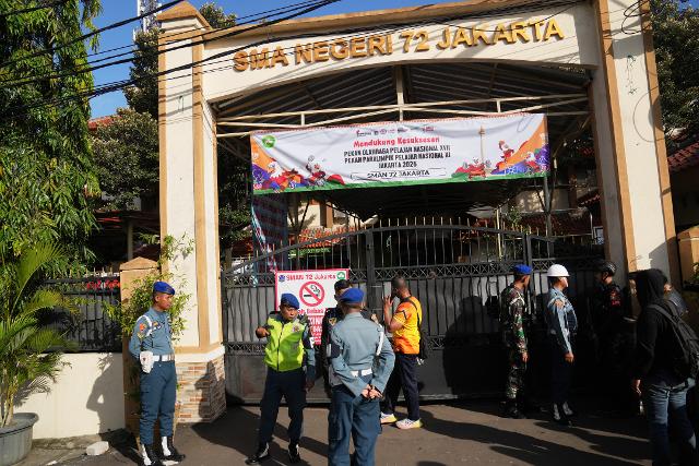 AP News: Multiple explosions shake a mosque in an Indonesian high school and injure 54