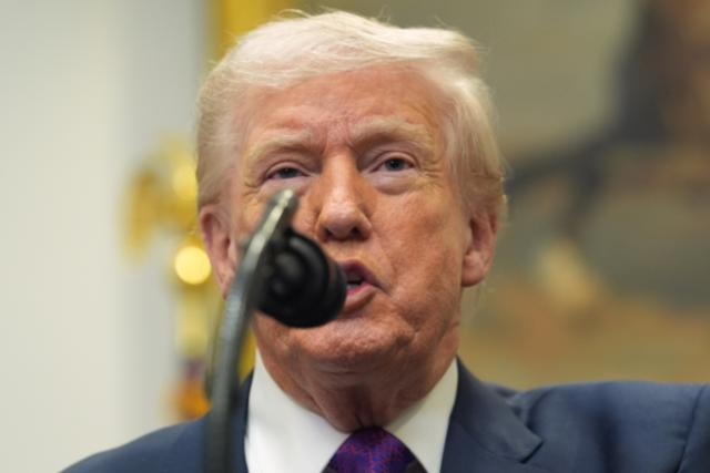 AP News: Trump pardons 5 former NFL players for crimes ranging from perjury to drug trafficking