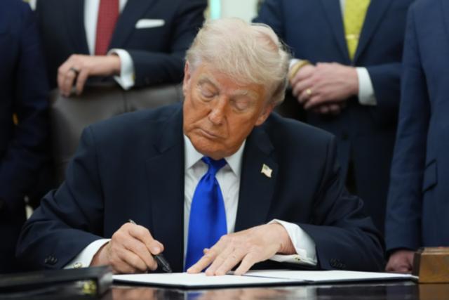AP: Trump says he'll place 25% tariff on autos from the EU, accusing it of not complying with trade deal