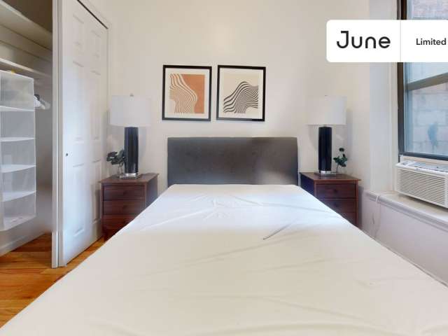Private bedroom in 3 bed/1 bath Home