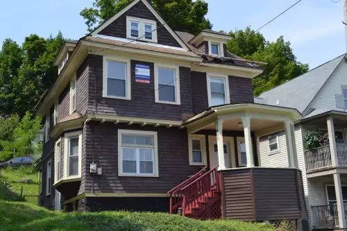 2016-08/SYRACUSE-Apartment-Building-88938.webp