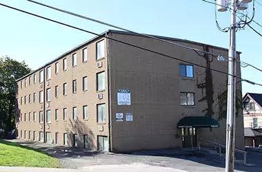 2016-09/SYRACUSE-Apartment-Building-94515.webp