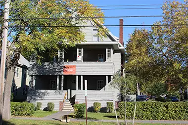 2016-09/SYRACUSE-Apartment-Building-94532.webp