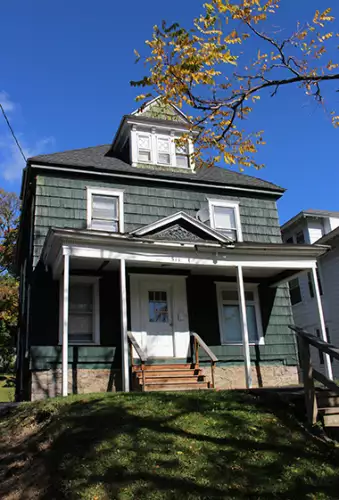 2016-09/SYRACUSE-Apartment-Building-94540.webp