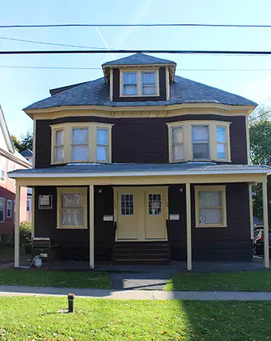 2016-09/SYRACUSE-Apartment-Building-94549.webp