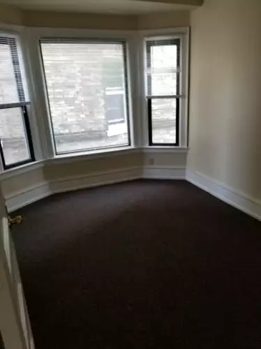 1927 W. Kilbourn Avenue 1 1