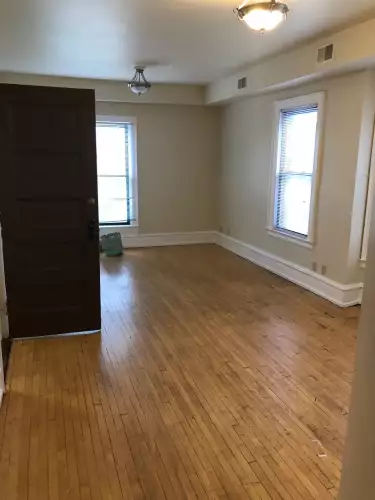 1927 W. Kilbourn Avenue 2 0