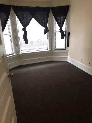 1927 W. Kilbourn Avenue 2 2