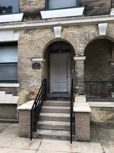 1927 W. Kilbourn Avenue 2 3
