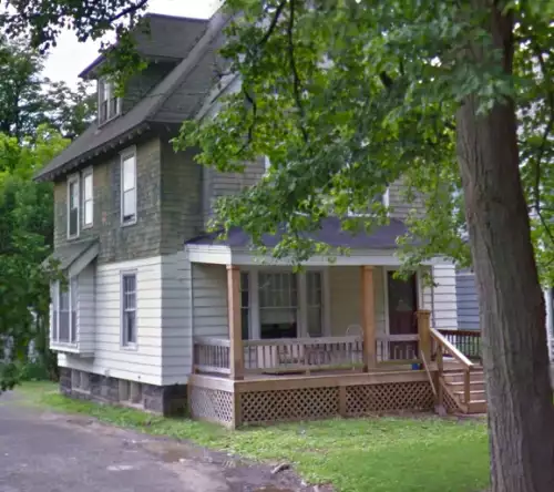 2018-09/SYRACUSE-Apartment-Building-426076.webp