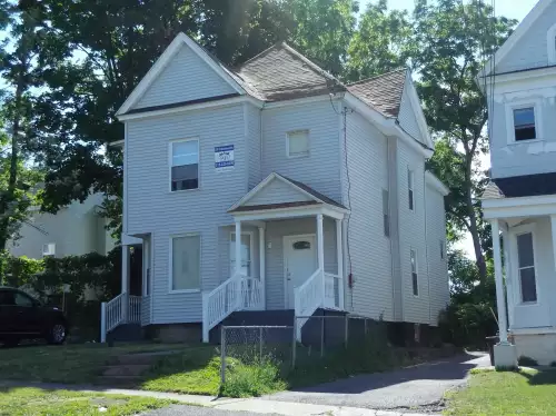 2018-09/SYRACUSE-Apartment-Building-443576.webp