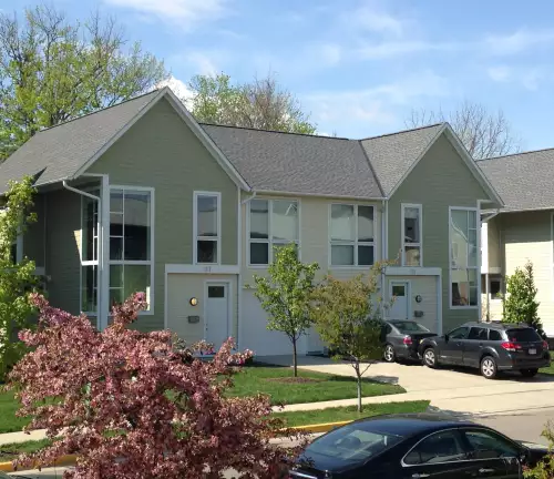 2018-11/MIAMI-UNIVERSITY-Apartment-Building-483068.webp