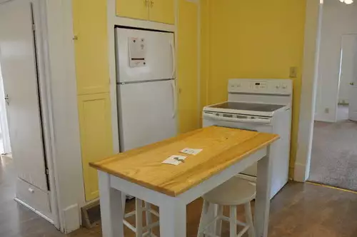 S Bed 709 Scott Ave Oshkosh, WI 54901 4