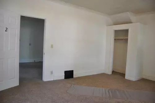S Bed 709 Scott Ave Oshkosh, WI 54901 8