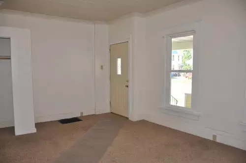 S Bed 709 Scott Ave Oshkosh, WI 54901 9