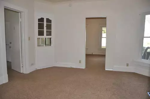 S Bed 709 Scott Ave Oshkosh, WI 54901 10