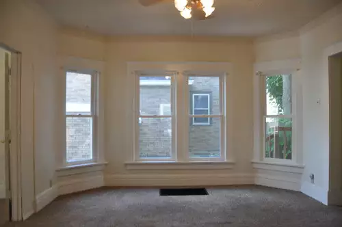S Bed 709 Scott Ave Oshkosh, WI 54901 11