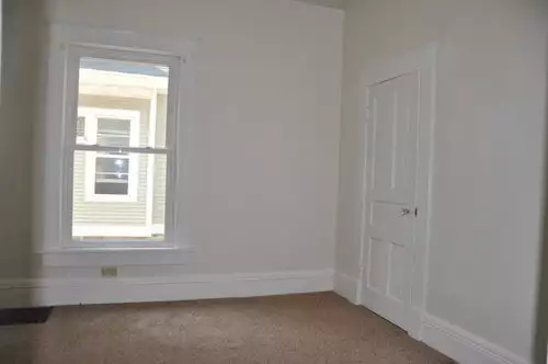 S Bed 709 Scott Ave Oshkosh, WI 54901 12