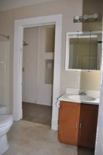 S Bed 709 Scott Ave Oshkosh, WI 54901 15