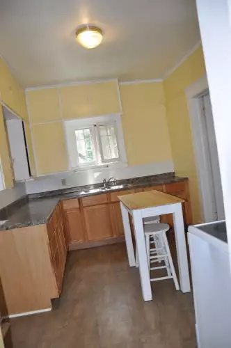S Bed 709 Scott Ave Oshkosh, WI 54901 16