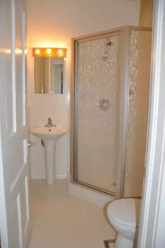S Bed 709 Scott Ave Oshkosh, WI 54901 23