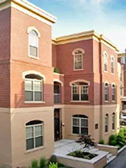 2019-02/MIAMI-UNIVERSITY-Apartment-Building-527526.webp