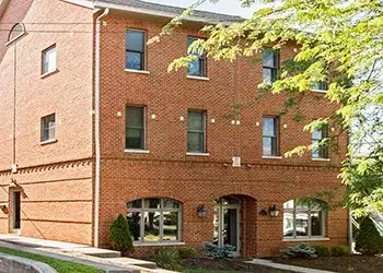 2019-02/MIAMI-UNIVERSITY-Apartment-Building-527527.webp