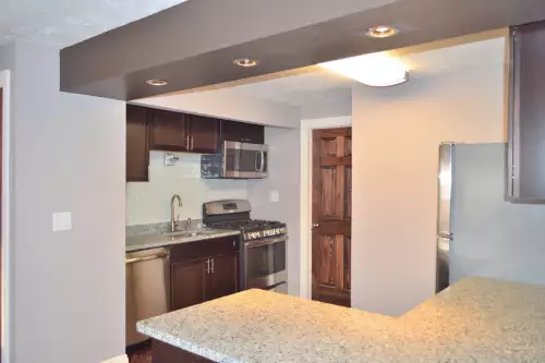 2019-10/SYRACUSE-Apartment-Building-601982.webp
