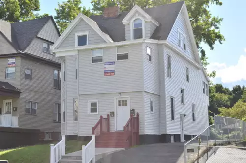 2019-10/SYRACUSE-Apartment-Building-602122.webp