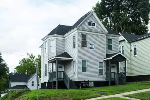 2020-02/SYRACUSE-Apartment-Building-651127.webp