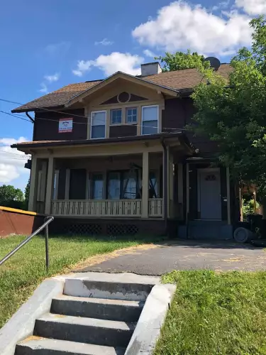 2020-02/SYRACUSE-Apartment-Building-651279.webp
