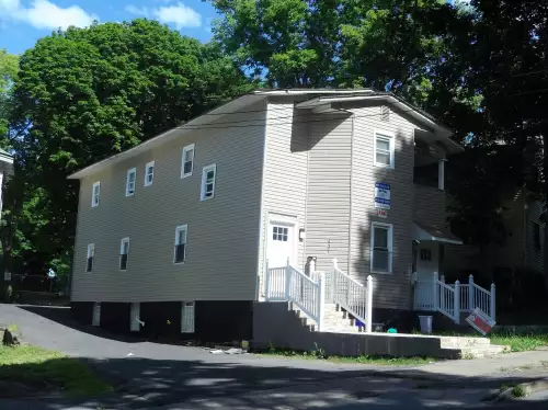 2020-02/SYRACUSE-Apartment-Building-651306.webp