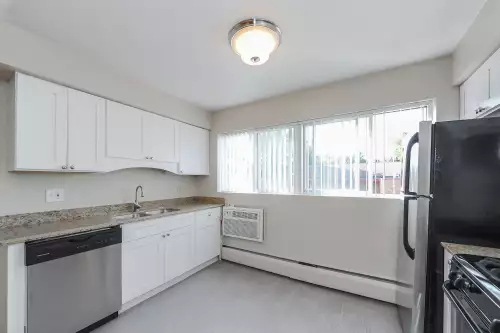 2020-03/UNIVERSITY-OF-MINNESOTA-Apartment-Building-656000.webp