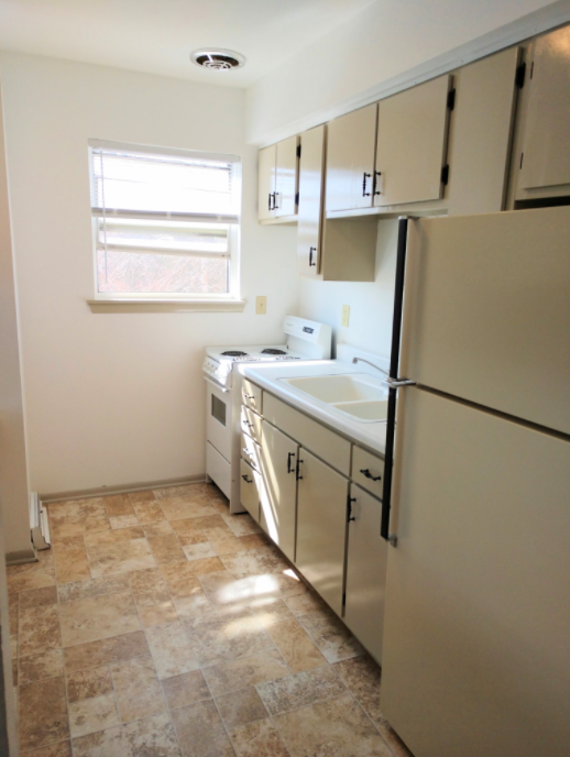 Royal Apartments | Whitewater, Wisconsin