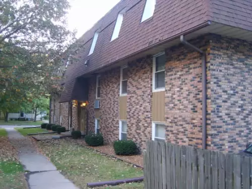 2020-09/UIUC-Apartment-Building-714733.webp